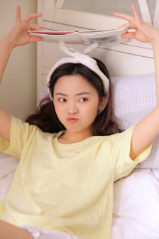 《艳女痴情》电影